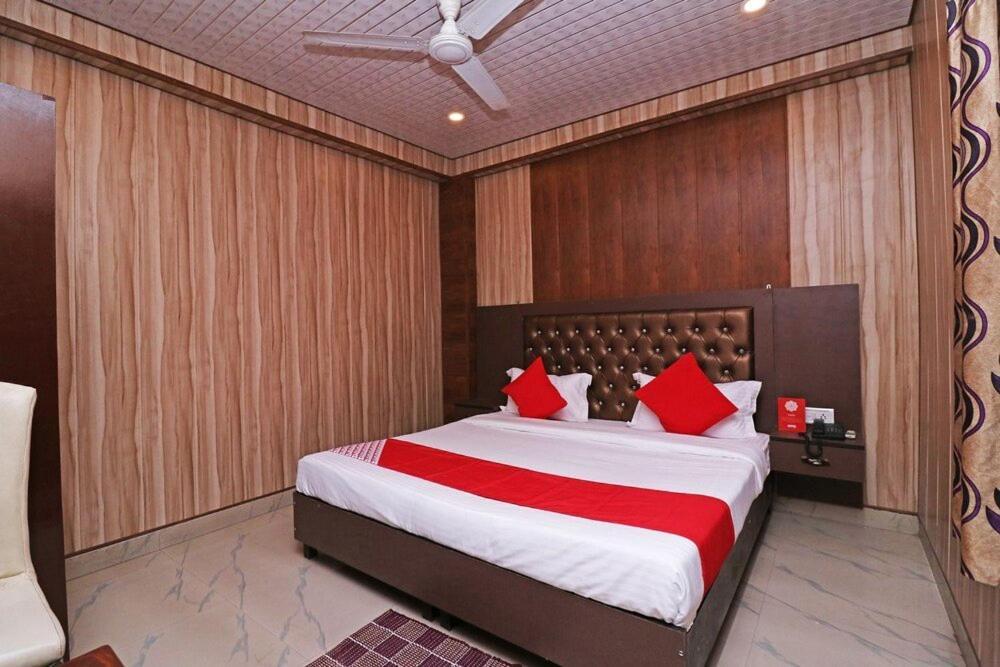 Airport Hotel Runway New Delhi Exterior photo