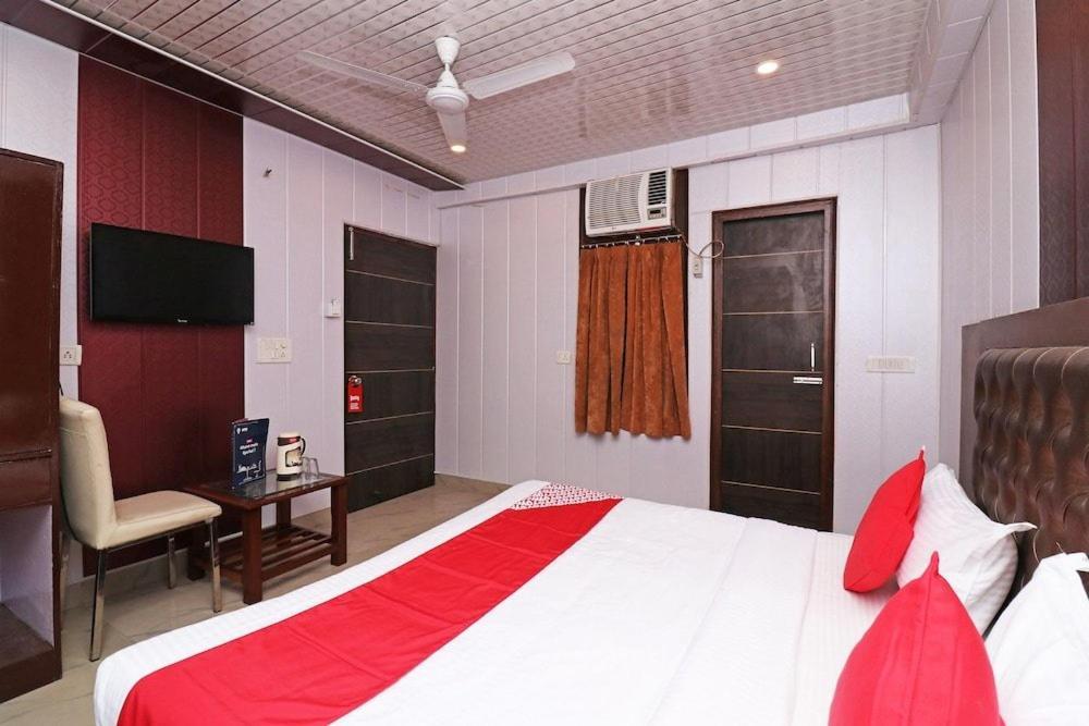 Airport Hotel Runway New Delhi Exterior photo