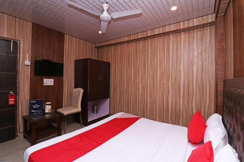 Airport Hotel Runway New Delhi Exterior photo