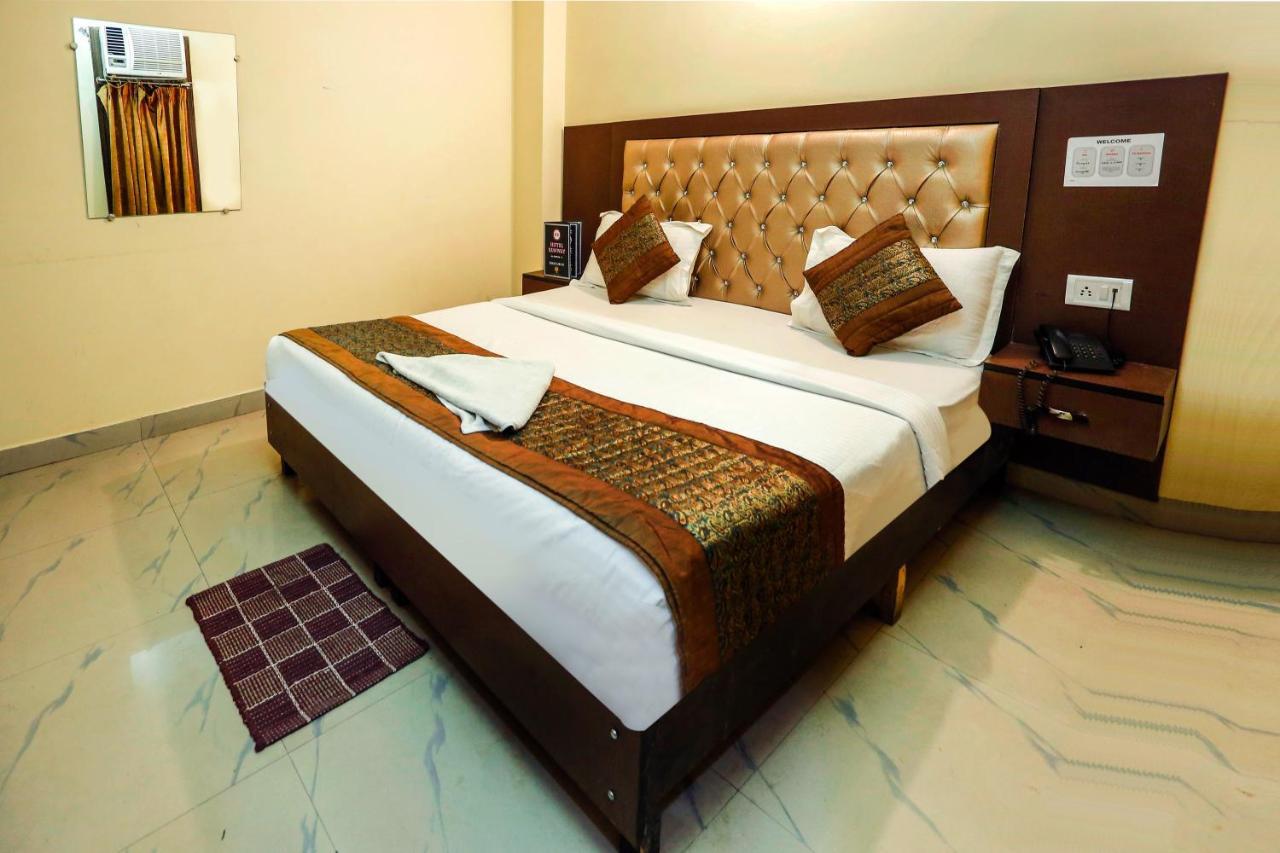 Airport Hotel Runway New Delhi Exterior photo