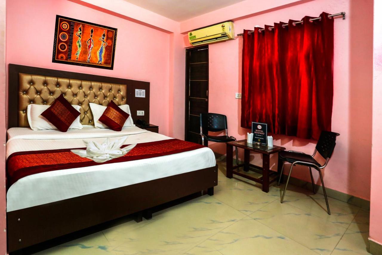 Airport Hotel Runway New Delhi Exterior photo
